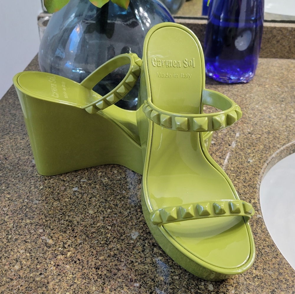 Carmen Sol wedges